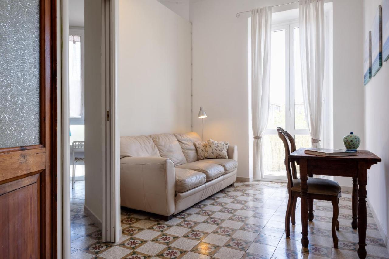 Piazza Concordia Apartment With Balcony ลาสเปเซีย ภายนอก รูปภาพ
